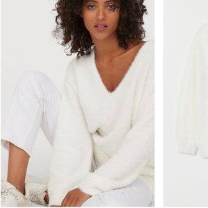 COMFY & SOFT White Fuzzy V-Neck Sweater
